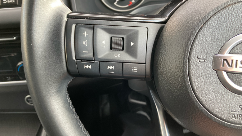 Nissan Qashqai 1.3 DiG-T MH N-Connecta 5dr Petrol Hatchback